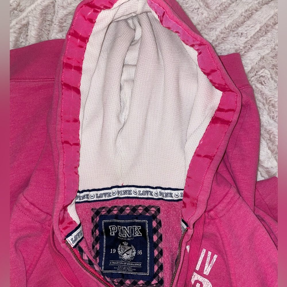 Super cute Victoria’s Secret Pink Bright Pink Sweatshirt. Size S - Picture 4 of 5